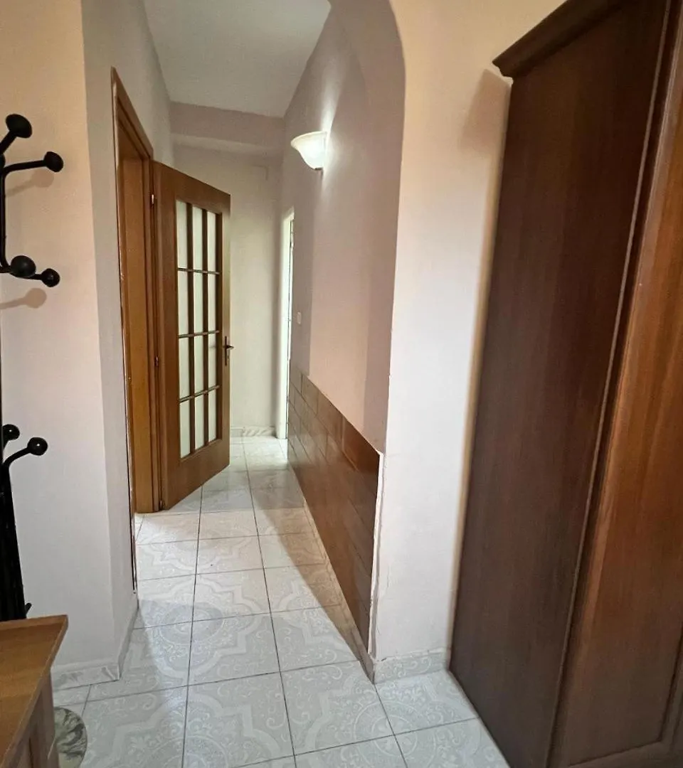 טיראנה Ajla S Apartamens אלבניה