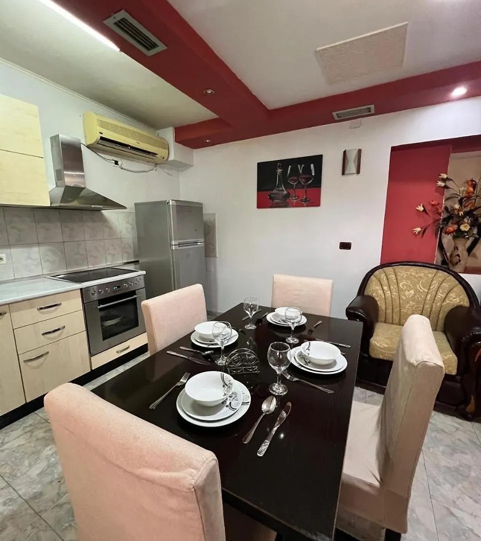 טיראנה Ajla S Apartamens